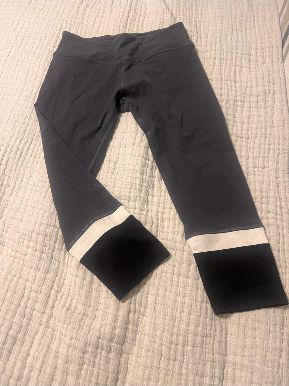 kate spade gray & Black Leggings with white Ankle Bands S